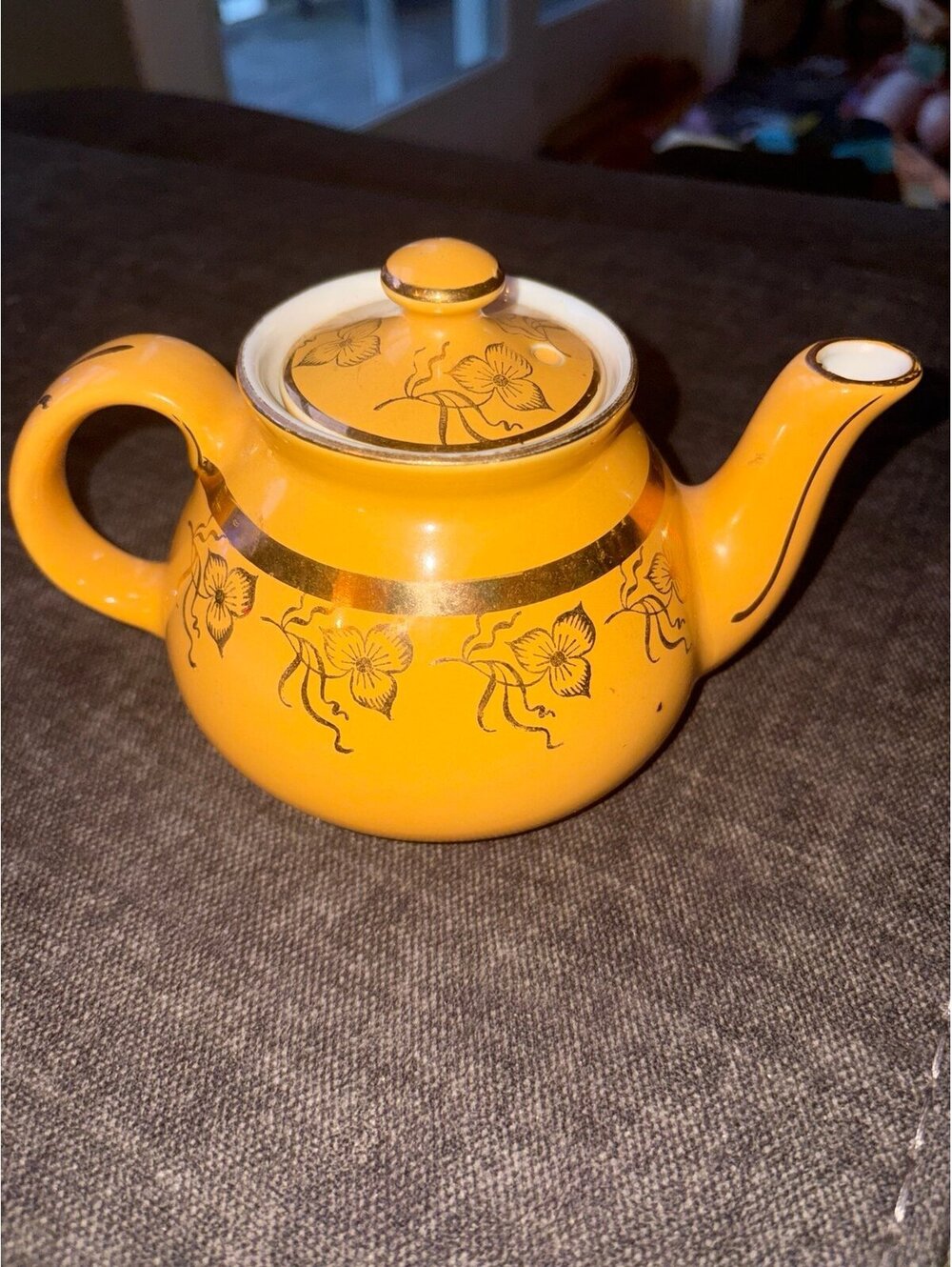 HALL Mustard/Canary Yellow 2 Cup 028 Teapot with Gold EUC